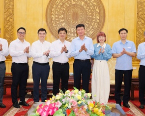 FPT thúc đẩy hợp tác chuyển đổi số và giáo dục với Ninh Bình