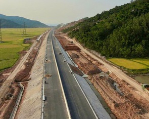 Vì sao 2 đoạn cao tốc Bắc - Nam qua Phú Yên lại lỗi hẹn?