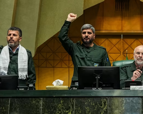 Chủ tịch Quốc hội Iran 'ngầm' đe dọa cửa ngõ Biển Đỏ