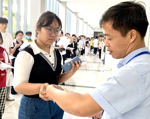 Hơn 135.000 thí sinh bắt đầu kỳ thi đánh giá năng lực lớn nhất nước
