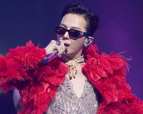 G-DRAGON 'bỏ túi' 65 tỉ won, 'gánh' toàn bộ công ty quản lý