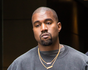 Kanye West bị cấm nhập cảnh vào Anh vì các phát ngôn bài Do Thái trong quá khứ