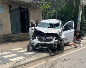Ô tô va chạm với xe máy, 1 người chết, 3 người bị thương