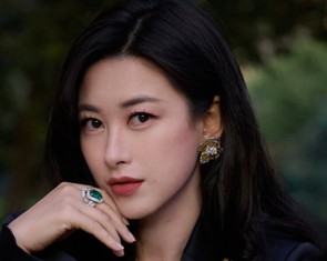 Chu Châu, 'phú quý hoa' bùng nổ cùng Mật Ngữ Kỷ