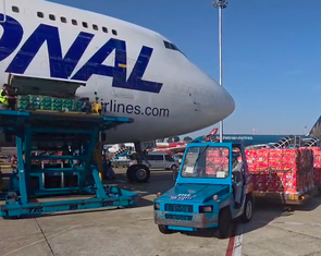 Ông chủ siêu thị LuLu trực tiếp chỉ đạo chuyến bay vận chuyển nông sản Việt Nam sang UAE