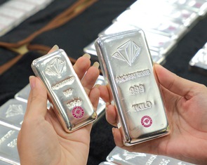 Nửa đêm giá bạc thế giới tăng, trong 5 ngày đã tăng 11%