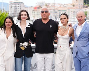 Vin Diesel bật khóc vì nhớ Paul Walker tại Cannes sau 25 năm The Fast and the Furious