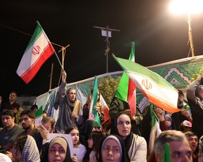Ông Trump nói lại về động cơ truy tìm uranium trong chiến sự với Iran