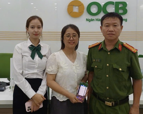 Nhận được 400 triệu đồng, người phụ nữ báo công an trả lại người chuyển tiền nhầm