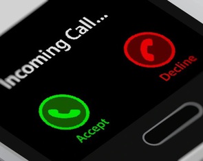 Nhận điện thoại 'nhân viên ngân hàng' sau khi giải quyết kẹt thẻ ATM, ông cụ mất 18 triệu đồng