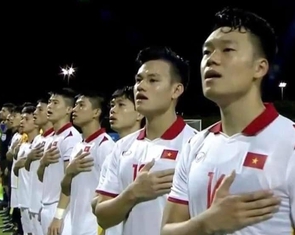Tuyển Việt Nam từng bị tắt âm thanh khi hát quốc ca do lo ngại 'đánh bản quyền'