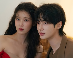 IU và Byeon Woo Seok xin lỗi vì tranh cãi xuyên tạc lịch sử của Perfect Crown