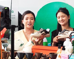 Sàn thương mại điện tử đua tăng phí, người bán hàng 'khóc ròng'
