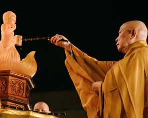 Những lưu ý khi thực hiện nghi lễ tắm Phật tại gia mùa Phật đản