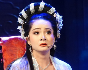 Cải lương đất Bắc gặp gỡ khán giả phương Nam