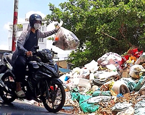 TP.HCM nhức nhối nạn xả rác: mạnh ai nấy xả, bất kể ngày đêm