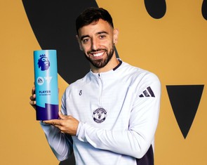 Bruno Fernandes đoạt danh hiệu Cầu thủ xuất sắc nhất Ngoại hạng Anh