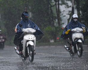 Chiều tối mai, miền Bắc và Hà Nội có thể có mưa rào và dông, chấm dứt nắng nóng 40 độ C