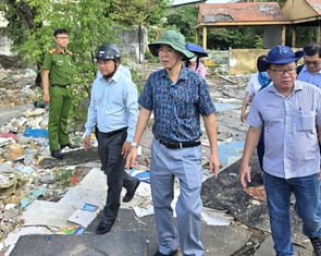 Lãnh đạo Sở NN&MT TP.HCM đề nghị giải pháp ngăn chặn đổ rác trộm tại nghĩa trang Bình Hưng Hòa