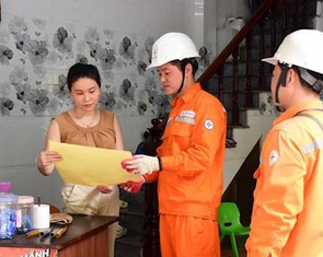Bộ Công Thương lấy ý kiến việc áp dụng ngay cơ chế giá điện theo khung giờ cao, thấp điểm