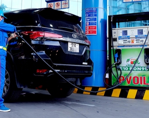 Thực hư chuyện phải ‘lắc xe’ trước khi dùng xăng E10?