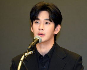 Kim Soo Hyun phản công kịch liệt