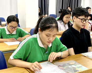 Đại học Quốc gia TP.HCM lên tiếng vụ nghi vấn đề thi đánh giá năng lực giống đề nước ngoài