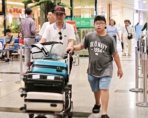 Khách đua về sớm để né ngày cao điểm, hãng bay vẫn 'đau đầu' vì chi phí