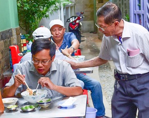 Tạm biệt ông chủ Phở Dậu, người đồng hành thân thương nhiều năm cùng Ngày của Phở