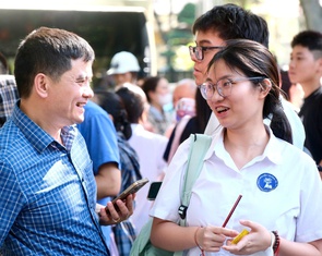 Đề thi tiếng Anh tuyển sinh lớp 10 Hà Nội: Thí sinh tự tin 'bỏ túi' điểm 8