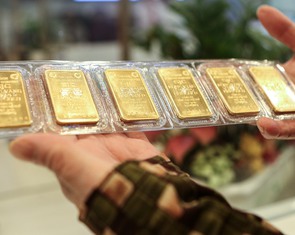 Giá vàng miếng SJC giảm 7 triệu đồng/lượng một tháng qua
