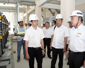 Chủ tịch EVNHCMC Phạm Quốc Bảo cùng công ty được vinh danh thành tựu vì Việt Nam số 2026