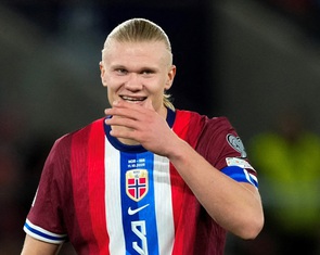 Chelsea và Haaland 'chọc quê' Arsenal