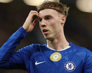 Chelsea sụp đổ trong ngày ám ảnh của chấn thương và phạt đền