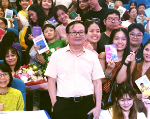 Sắp có ‘Kính vạn hoa’ truyện tranh?