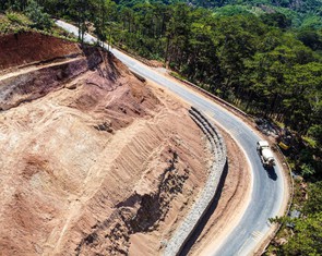 6 tháng sau sạt lở, đèo D'ran Đà Lạt vẫn ngổn ngang trước mùa mưa