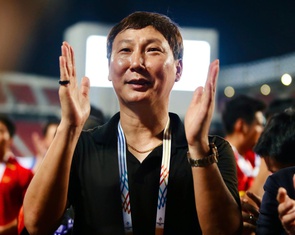 HLV Kim Sang Sik dự lễ bốc thăm chia bảng Asian Cup 2027