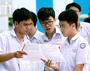 Đề tiếng Anh thi tốt nghiệp THPT 2026: Thí sinh áp lực 3 bài đọc, giáo viên nói cần suy luận tốt
