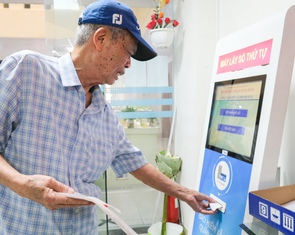 Tin tức sáng 15-6: Người từ 60 tuổi ở Hà Nội được hỗ trợ 100% mức đóng bảo hiểm y tế từ ngày 1-7