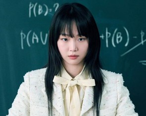 Phong cách 'hack tuổi' của Jin Ki Joo