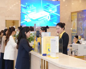 FiinRatings xếp hạng tín nhiệm Nam A Bank ở mức A-, triển vọng 'ổn định'