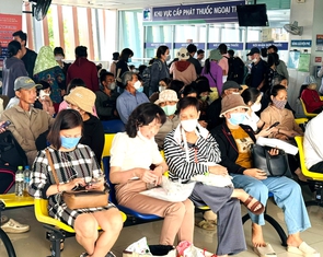 Mong bảo hiểm hỗ trợ chi trả nhiều loại thuốc ung thư tiên tiến để người bệnh bớt khó khăn