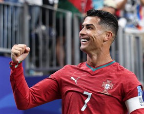 Chiếc túi Gucci theo Ronaldo đến World Cup có gì đặc biệt?