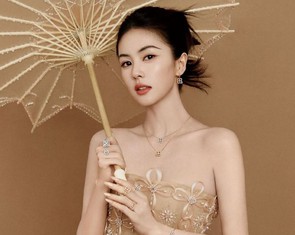 Bạch Lộc lên bìa Madame Figaro diện chiếc đầm màu nude khả ái của nhà thiết kế Việt