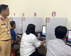Tin tức sáng 10-6: Đề xuất tăng câu hỏi lý thuyết sát hạch lái xe; Lãi suất qua đêm lên 9,5%
