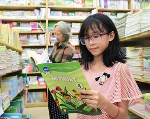 Mới nhất: TP.HCM đề xuất cho tất cả học sinh sử dụng sách giáo khoa miễn phí