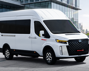Xe điện 16 chỗ cạnh tranh Ford Transit ra mắt Việt Nam: Đi 450km/sạc, camera 360 độ, ga tự động