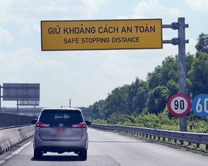 Giữ khoảng cách an toàn trên cao tốc: Thách thức từ văn hóa ‘điền vào chỗ trống’
