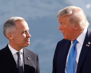 Ông Trump tặng Thủ tướng Canada chìa khóa vào Nhà Trắng, nói đùa 'coi chừng bị bắn'