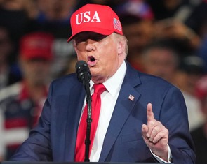 Ông Trump dọa áp thuế nặng EU vì muốn kết nạp Canada là thành viên liên kết